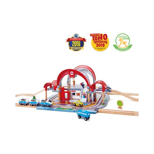Hape lesena železni&amp;scaron;ka postaja Mestno postajali&amp;scaron;če E3725 Slike