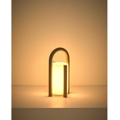 Kave Home LED prenosljiva zunanja svetilka na USB &amp;oslash; 14 cm Leros &amp;ndash; Slike