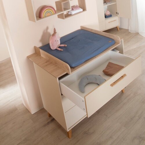 Roba Kremno bela/v naravni barvi otro&amp;scaron;ka komoda v hrastovem dekorju s previjalnim pultom 117x103x78 cm Jil &amp;ndash; Slike