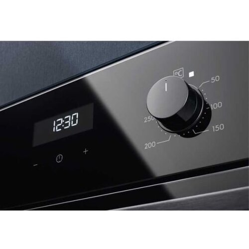 Electrolux ugradbena pećnica EOF5C50BZ Slike