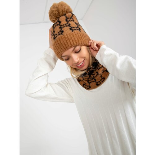 Fashion Hunters Lady's camel and black winter cap with pompom Slike
