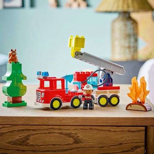 Lego duplo - vatrogasni kamion sa crevom i vatrogascem (10473) Slike