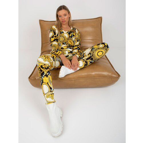 Fashion Hunters Yellow two-piece velor set with pants Slike