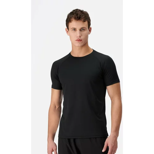 Dagi T-Shirt - Black - Fitted