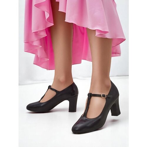 Resti Women's eco leather pumps with straps Pasello Cene