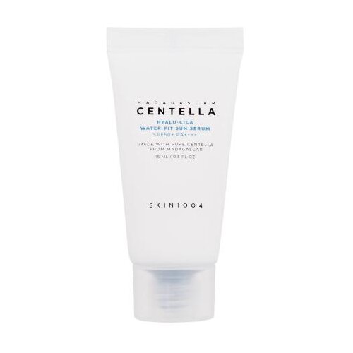SKIN1004 Madagascar Centella Hyalu-Cica Water-Fit Sun Serum za&amp;scaron;čitni serum z vlažilnim učinkom SPF 50+ 15 ml Slike