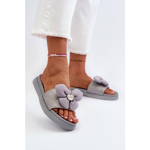 Kesi Women's slippers with low platform embellishment, grey cedrella Cene