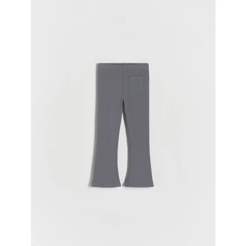 Reserved - Flare hlače s džepom - tamnosivo