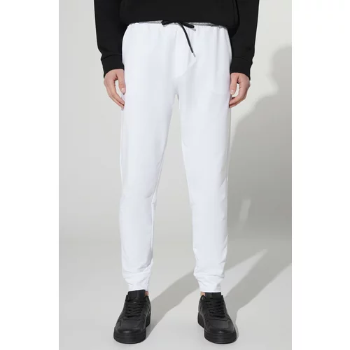 AC&Co / Altınyıldız Classics Men's White Standard Fit Normal Cut, Pocket Comfort Cotton Sweatpants.