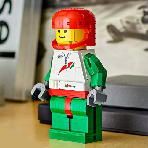 Lego Iconic - Uvećana Minifigura trkačkog vozača (40819) Slike