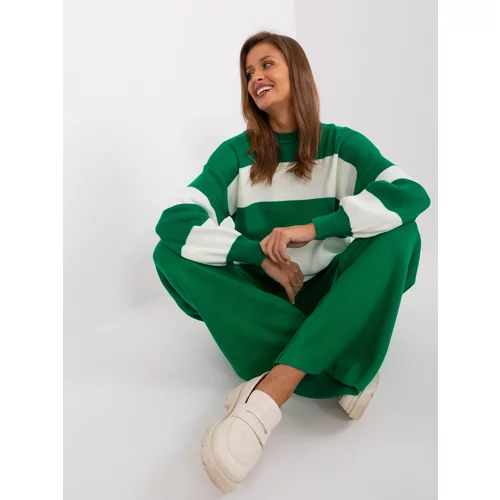 Fashion Hunters Green and ecru oversize sweater with wide stripes