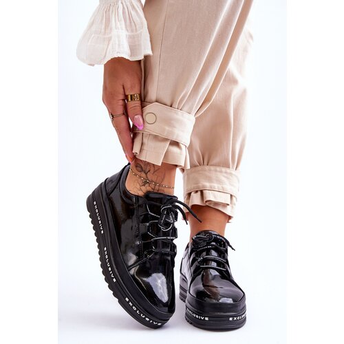 Kesi sneakers made of patent leather Black Chantal Cene