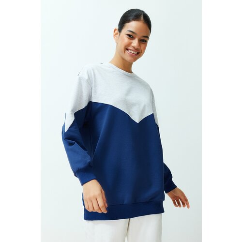 Trendyol Navy Blue Color Blocked Knitted Sweatshirt Cene
