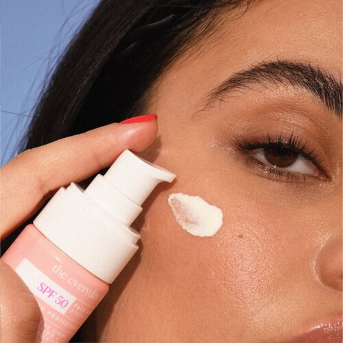 Hello sunday the everyday one SPF 50 krema za sončenje za obraz 50 ml Slike