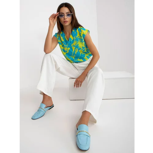 Fashion Hunters Blue and yellow blouse with a print and a V-neck RUE PARIS