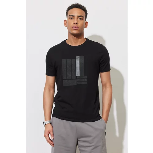 ALTINYILDIZ CLASSICS Men's Black Slim Fit Slim Fit Crew Neck Short Sleeved Cotton Printed T-Shirt.