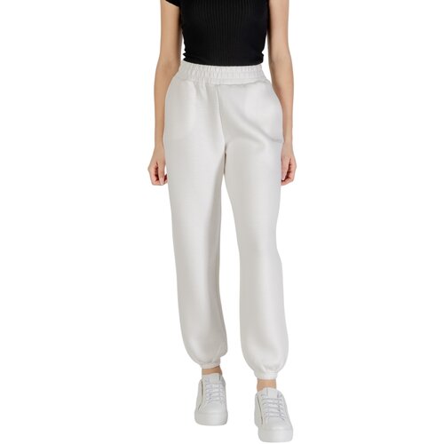Guess CECILIA SCUBA JOGGER PANTS V4BB13 K7UW2 Bijela Slike