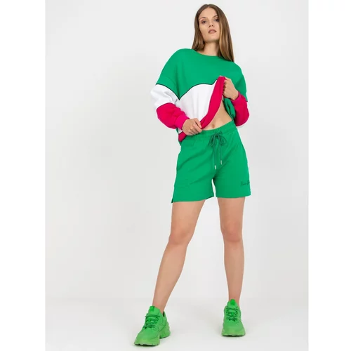 Fashion Hunters Basic green sweat shorts made of RUE PARIS cotton