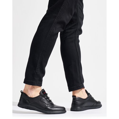  Men's black sports shoes Cene