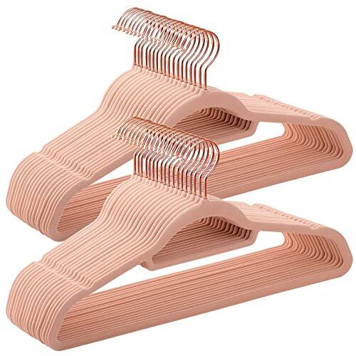 Songmics Žametni obešalniki, set 50 obešalnikov za oblačila, nedrseči, s prečko in kavljem iz rožnatega zlata, prostorsko varčni, debelina 0,6 cm, dolžina 43,5 cm, za obleke, svetlo roza CRF21PK50, (21298204) Cene