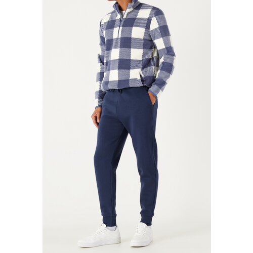 AC&Co / Altınyıldız Classics Men's Navy Blue Standard Fit Normal Cut 3 Thread Yarn Inner Fleece Cotton Comfortable Sweatpants. Slike