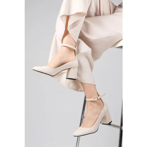 Mio Gusto Women's Nude Heeled Shoes