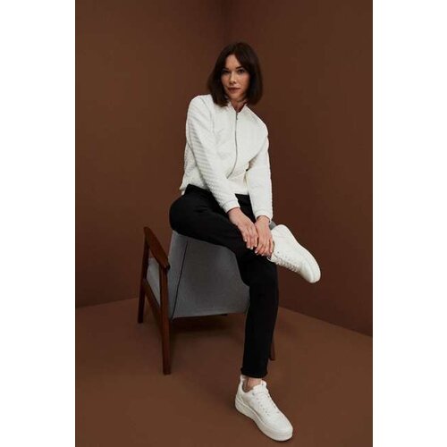 Moodo Pants with stripes Slike
