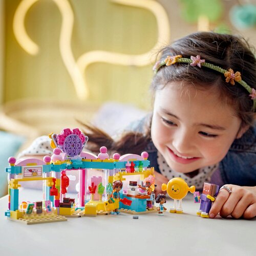 Lego Friends Prodavnica slatki&amp;scaron;a Honey Town 42649 Slike