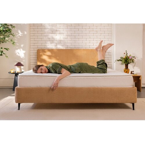 Bonami Selection Gorčično rumena oblazinjena zakonska postelja z letvenim dnom 180x200 cm Noira Slim &amp;ndash; Slike
