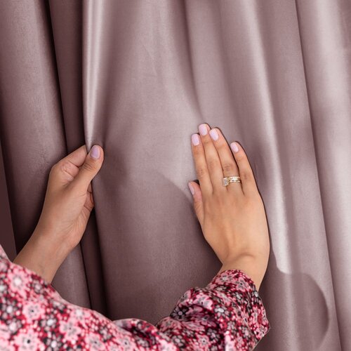Restilo Svetlo rjava žametna zavesa za delno zatemnitev 140x245 cm Pleat &amp;ndash; Slike