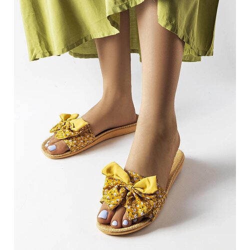  Yellow flip-flops with a bow Tachel Slike