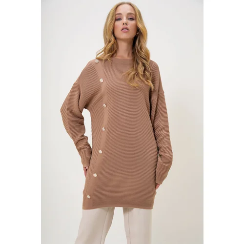 Trend Alaçatı Stili Women's Biscuit Crew Neck Gold Button Detailed Knitwear Tunic