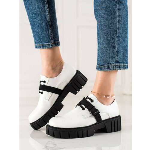 TRENDI shoes on the platform with buckle Slike