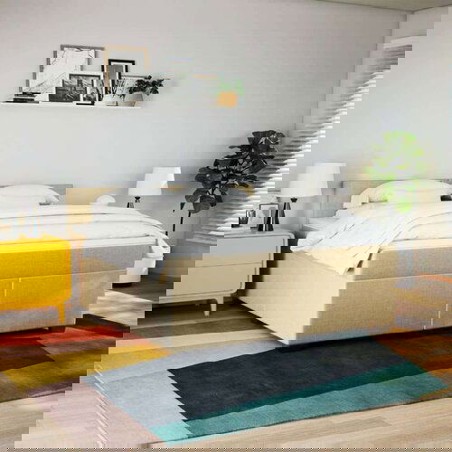 VidaXL Krevet s oprugama i madracem krem 180x200 cm od tkanine Slike