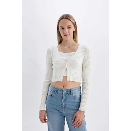 Defacto Regular Fit Crop Button Closure V Neck Knitted Cardigan