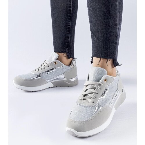 D/CEO White trainers Justar Cene