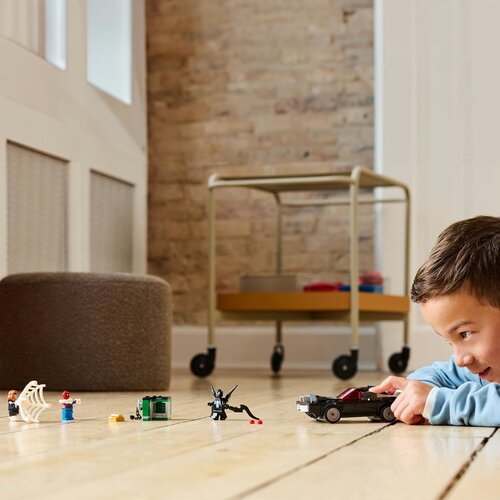 Lego Spajdermen protiv Venomovog masel automobila ( 76309 ) Slike
