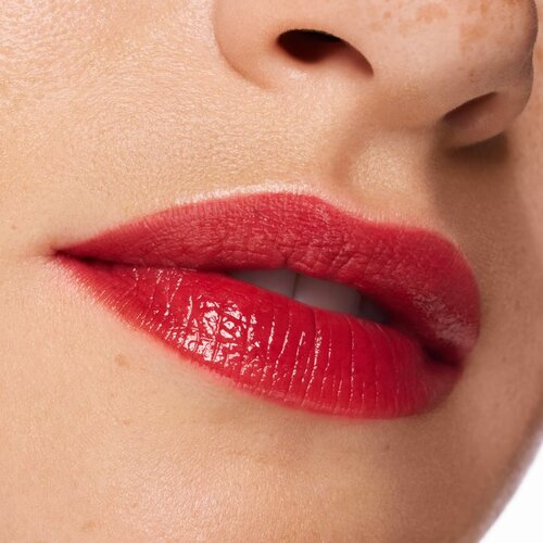 Essence Hydra Kiss LIP TINT boja za usne nijansa 04 Classy Red 4 ml Slike