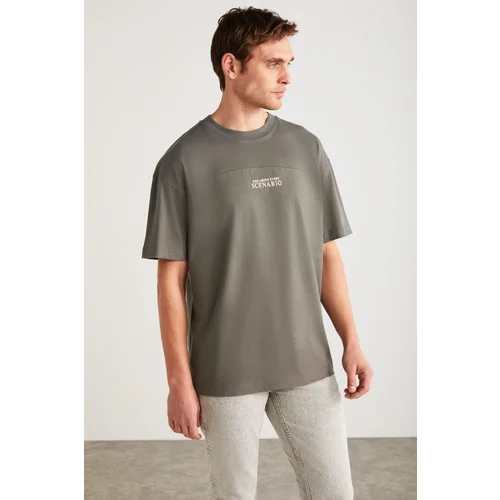 Grimelange Lorenzo Men's Special Rustic Textured 100% Organic Cotton Button Detailed Regular Gray T-shir