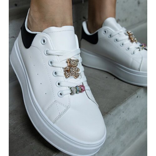 Gemre White platform sneakers decorated with a bear Mavien Cene