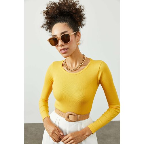 XHAN Women's Yellow Round Neck Camisole Blouse Slike