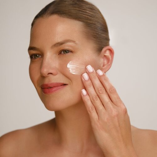 SKINSOO LuminaCell Exosome Cream posvjetljujuća krema za lice 50 ml Slike