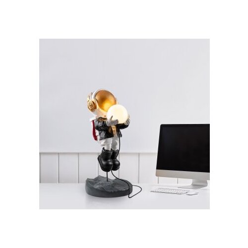 Opviq podna lampa astronaut Slike