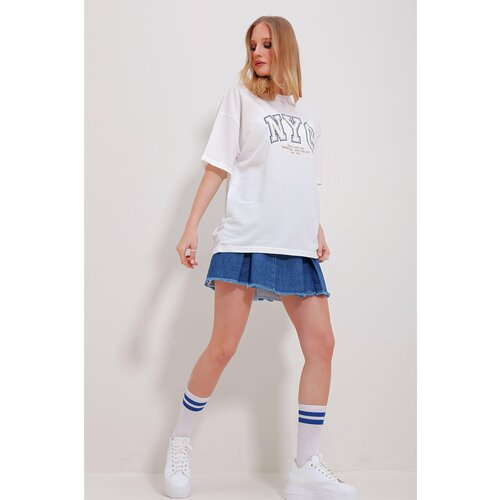 Trend Alaçatı Stili Women's White Crew Neck Two Thread Embroidered Oversize Unisex T-Shirt Slike