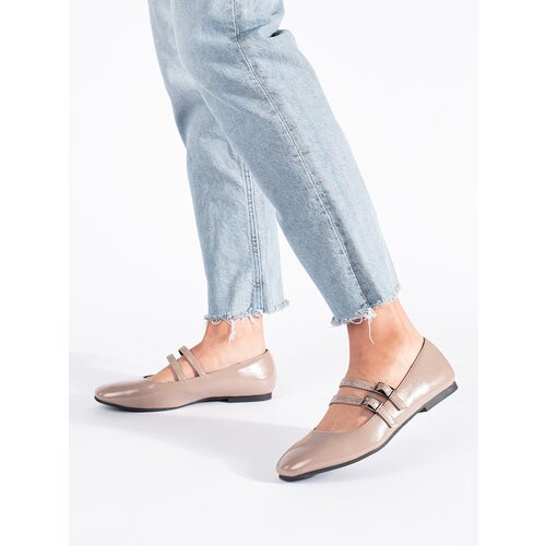 Shelvt Beige patent ballerinas with fastening Slike