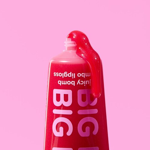 Essence Say It With Juicy Big Hug sijaj za ustnice odtenek 01 Poppin&amp;#039; Pomegranate 30 ml Slike