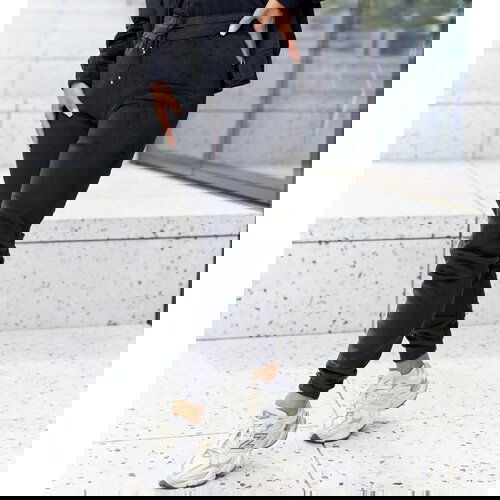 Gemre Black insulated sweatpants Scout Cene