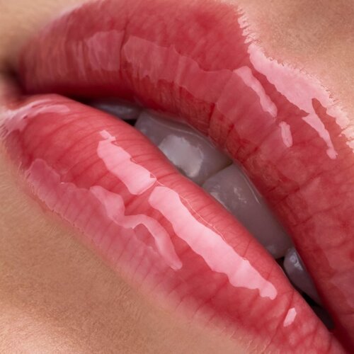 Catrice Peptide Bliss Glossy Lip Balm balzam za sijoče ustnice s peptidi odtenek 030 Dew Not Disturb 10 ml Slike