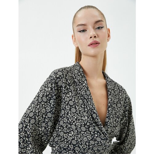 Koton Floral Double-breasted Crop Blouse Oversized With Long A-Line Sleeves Viscose Fabric. Slike