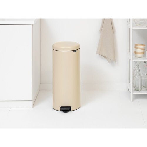 Brabantia Ko&amp;scaron; za smeti s pedalom 30 L s plastičnim vložkom Slike